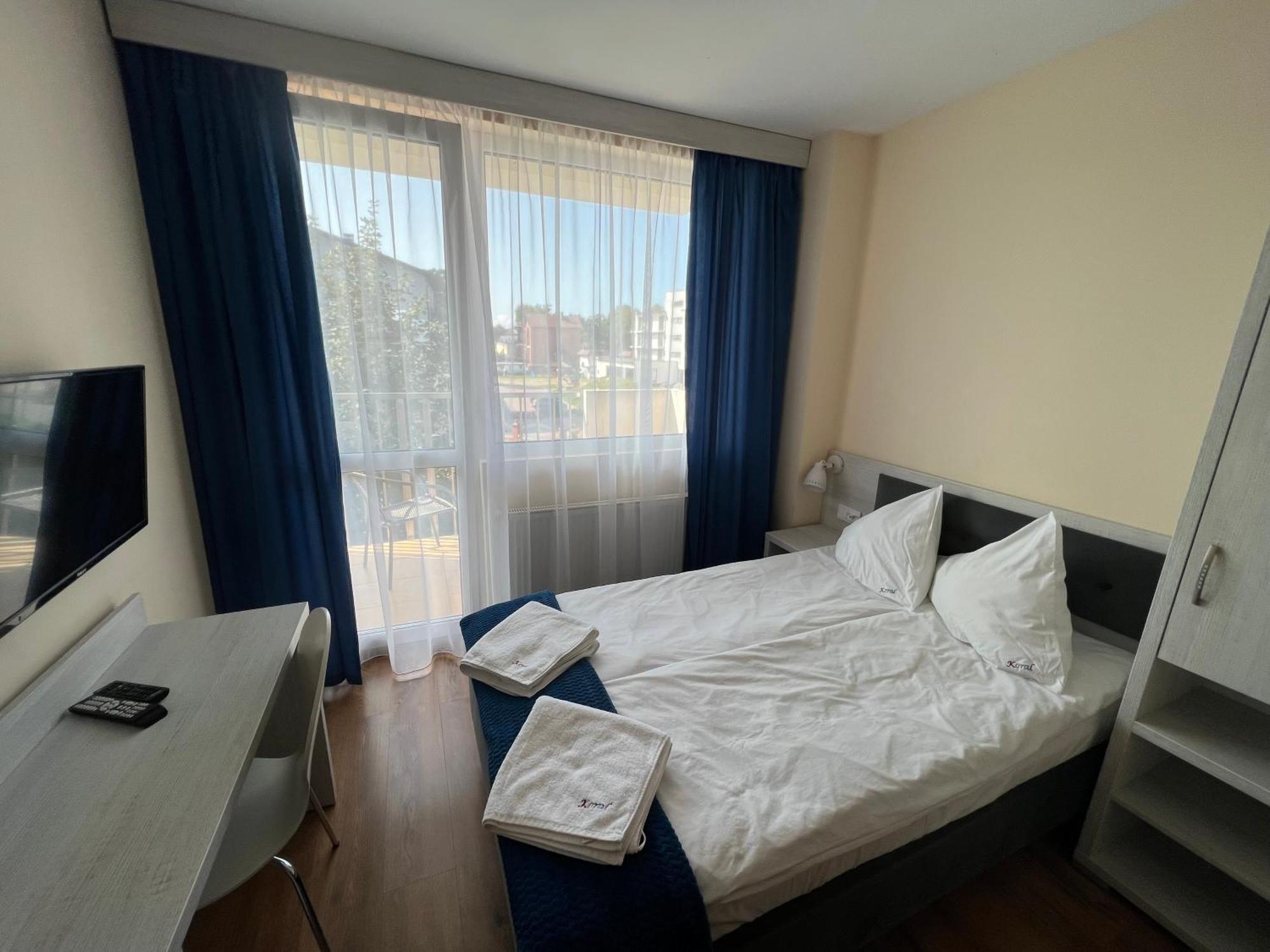 Dom Wczasowy Koral Dziwnów Exterior foto