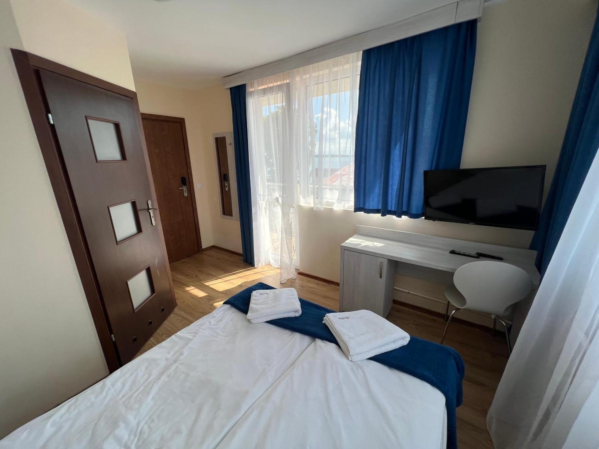 Dom Wczasowy Koral Dziwnów Exterior foto